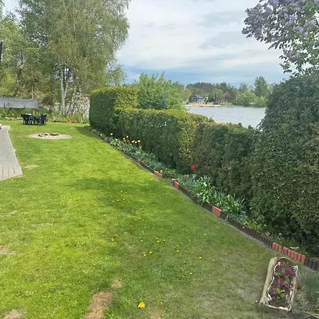 Dom Nad Jeziorem Holiday home *