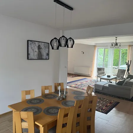 Semesterbostad Dom Nad Jeziorem Rokity (Pomerania)