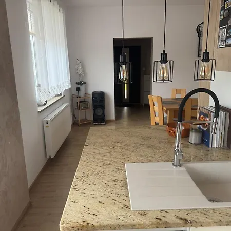 Dom Nad Jeziorem Semesterbostad *