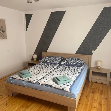 Semesterbostad Dom Nad Jeziorem Rokity (Pomerania)