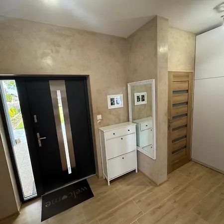 Dom Nad Jeziorem Semesterbostad *