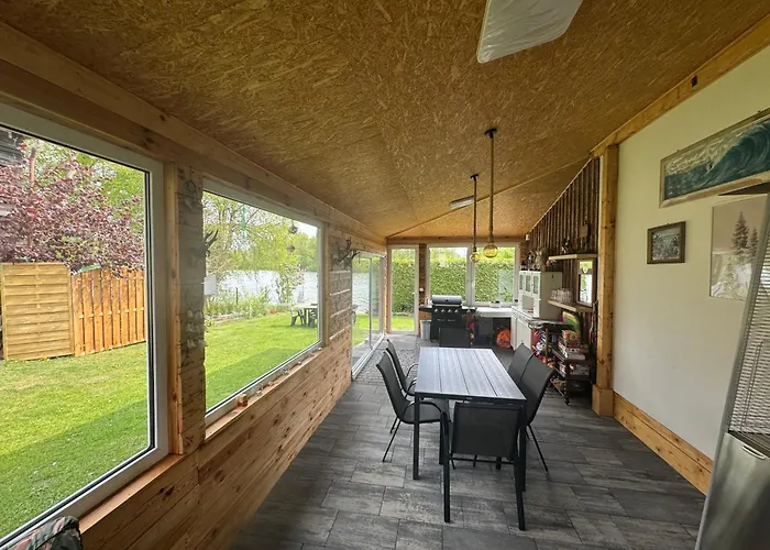 Dom Nad Jeziorem Дом отдыха *