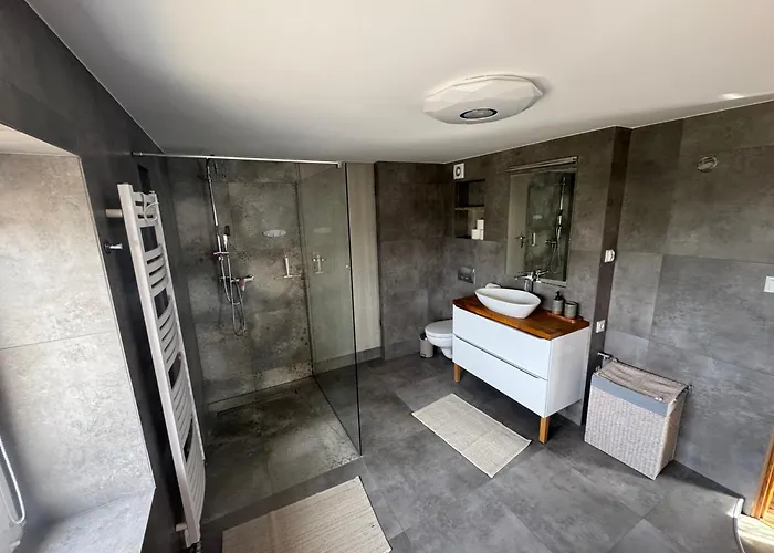 Dom Nad Jeziorem Rokity (Pomerania)